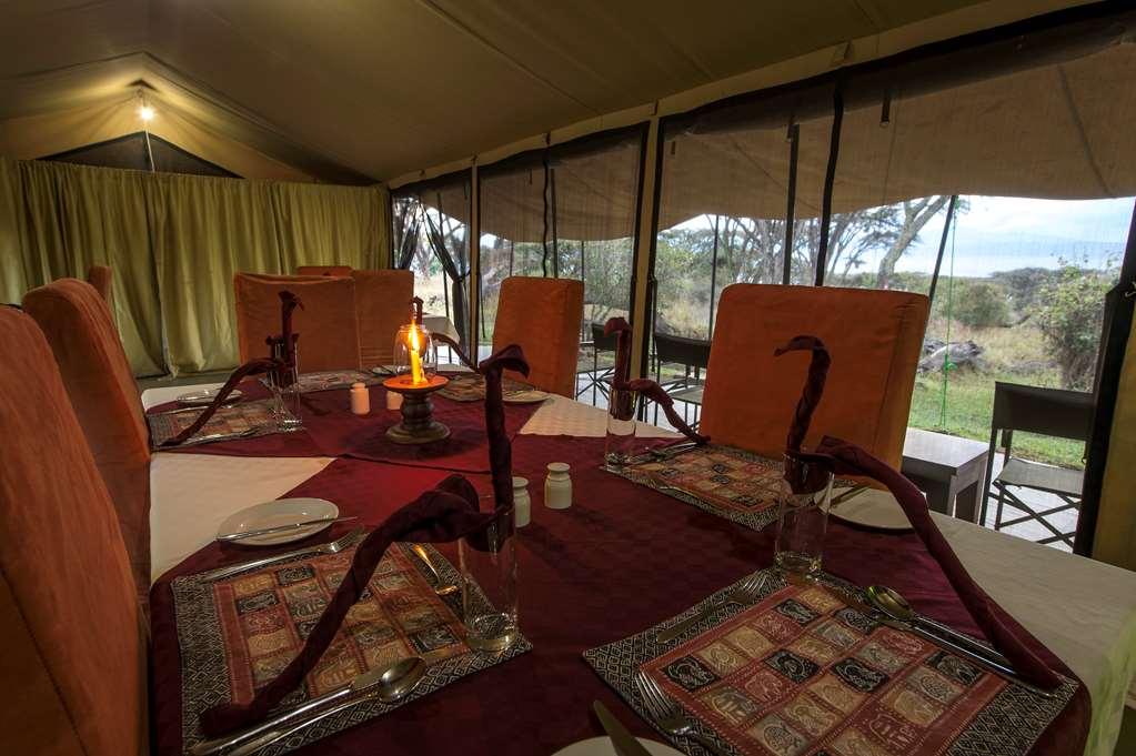 Karibu Camps And Lodges Lions Paw Ngorongoro كاراتو المطعم الصورة